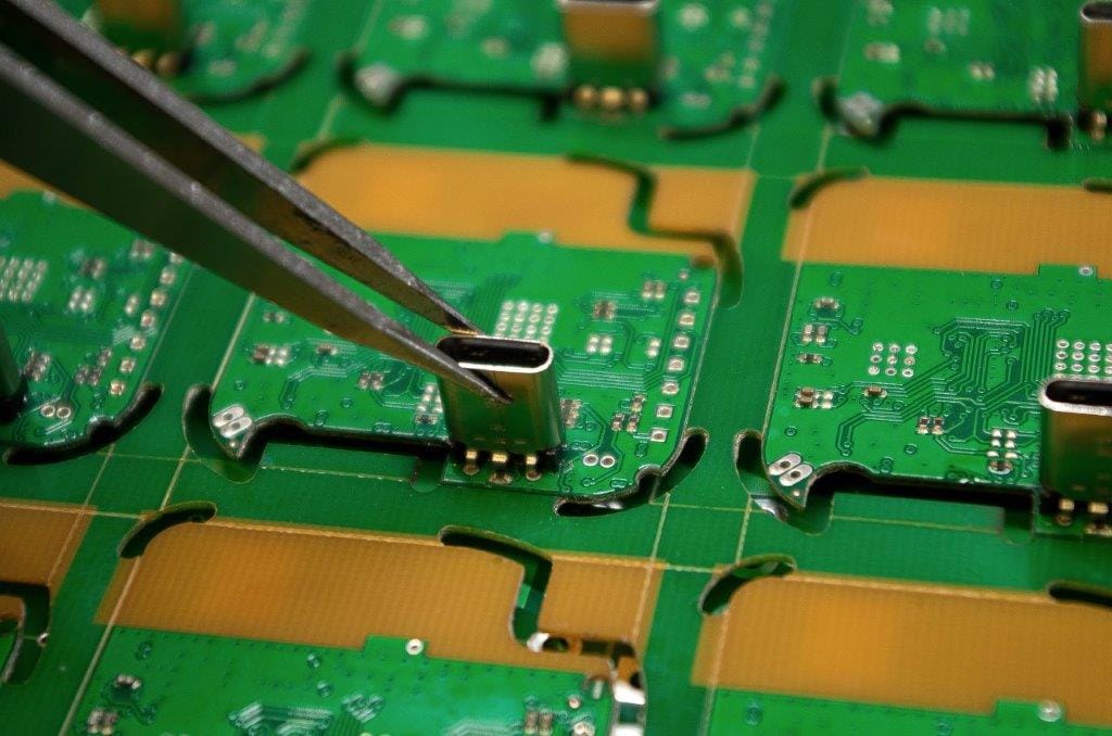 montaż tht, montaż elektroniki